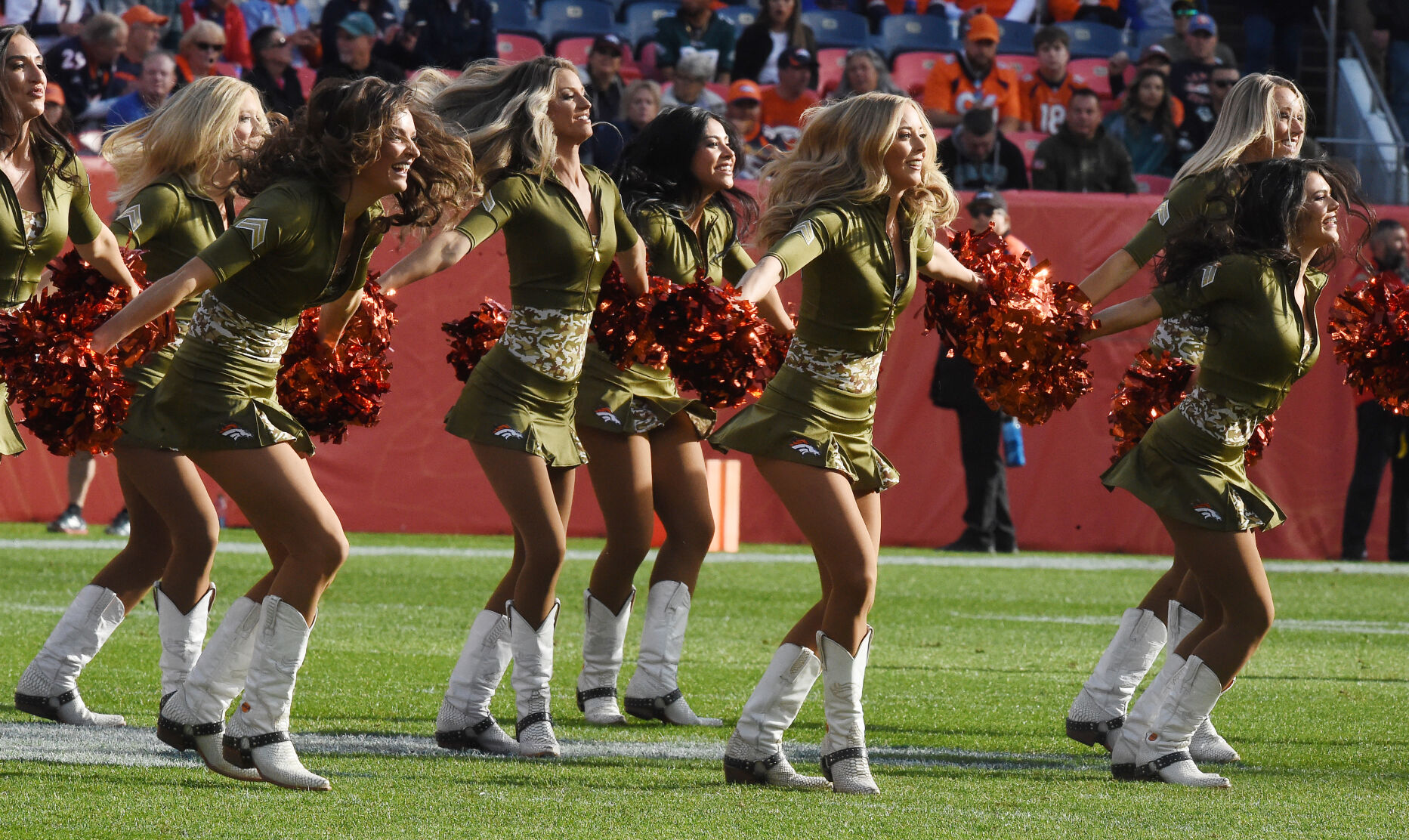 111521-s-broncos-eagles 545 .jpg